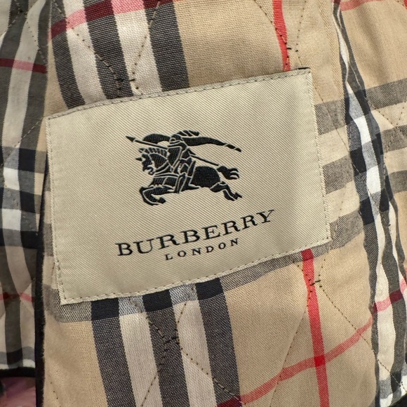 Black Quilted Burberry Jacket - Large - Picture 2 of 4